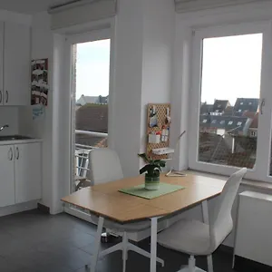  Appartement Studio-appartement In De Gezellige Winkelstraat Van Middelkerke-bad